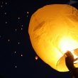 Запуск небесных фонариков на Стрелке Васильевского острова