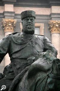Памятник Александру III