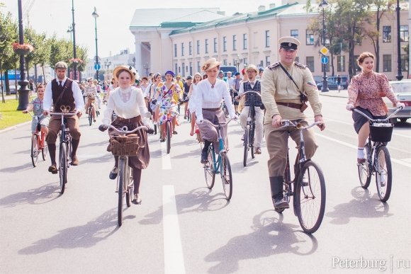 Летний Tweed Run в Петербурге