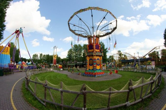 Парк победы санкт-петербург аттракционы. Диво-остров санкт-петербург детская площадка. Парк аттракционов в питере диво остров. Парки с аттракционами в петербурге. Крестовский остров парк.