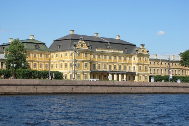 Меншиковский дворец в Петербурге