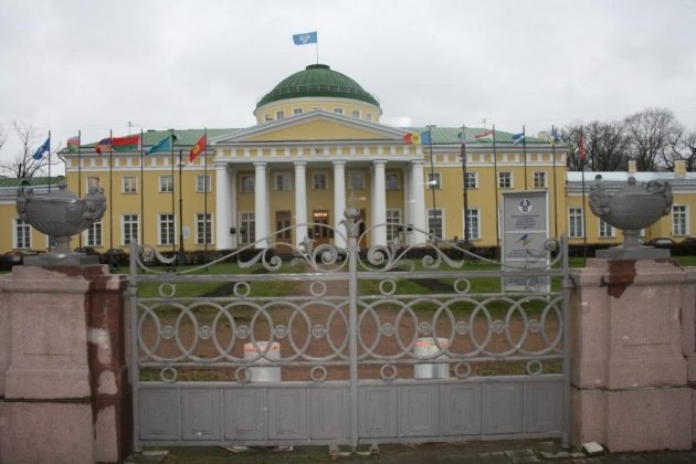 Таврический дворец в Санкт Петербурге фото
