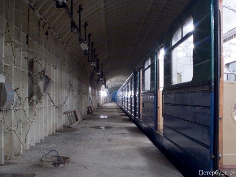 Заброшенная станция метро Дачное в Питере