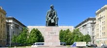 Памятник Чернышевскому в парке Победы